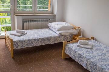 Фото номера Двухместный номер с 1 кроватью Отель Dom Pszczelarza w Kamiannej г. Лабова 2